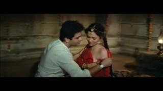 Mandakini Hot old bollywood movie scene 4